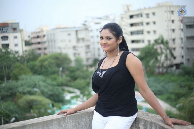 Vasavi Reddy New Photos - 7 / 15 photos