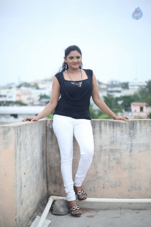 Vasavi Reddy New Photos - 11 / 15 photos