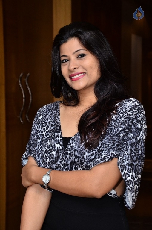 Veena New Stills - 9 / 16 photos