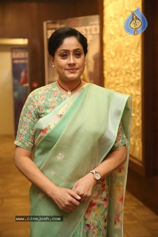 Vijayashanti Stllls - 4 / 12 photos