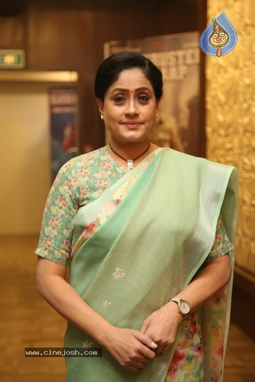 Vijayashanti Stllls - 9 / 12 photos