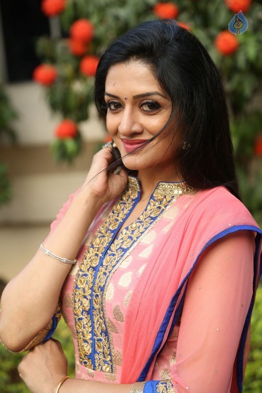 Vimala Raman Latest Gallery - 27 / 69 photos