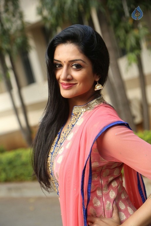Vimala Raman Latest Gallery - 49 / 69 photos