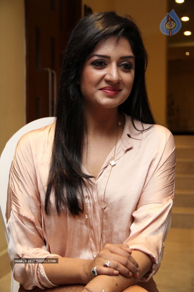 Vimala Raman Latest Photos - 28 / 107 photos