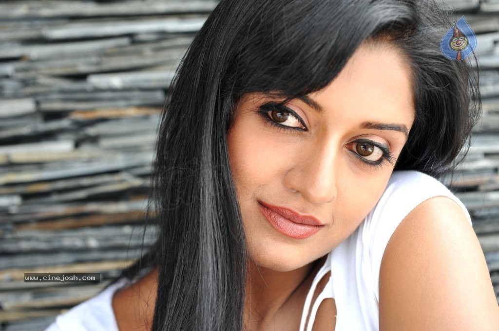 Vimala Raman New Hot Photos - 63 / 119 photos