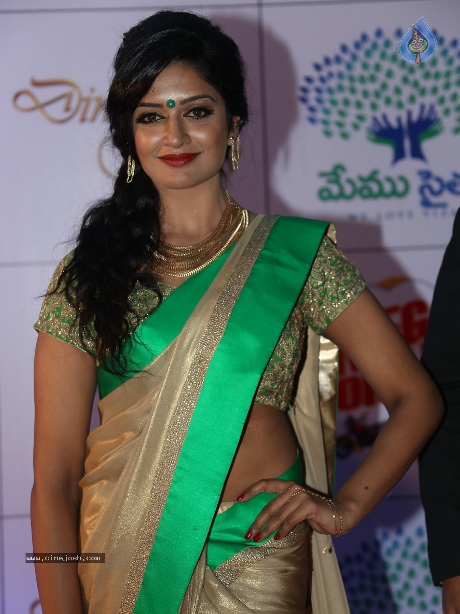 Vimala Raman New Stills - 39 / 60 photos