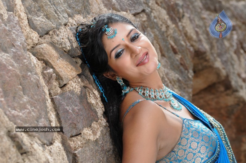 Vimala Raman Stills in Ranga the Donga Movie - 35 / 46 photos