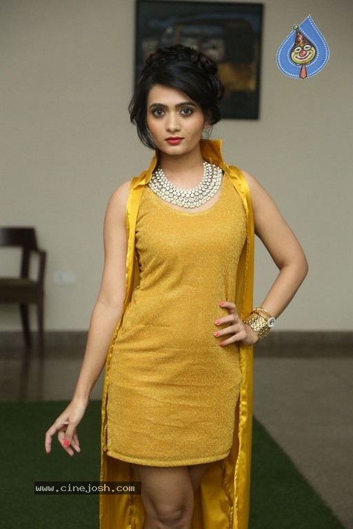 Vishakha New Pics - 12 / 36 photos