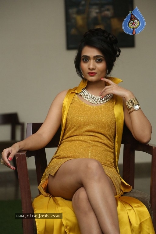 Vishakha New Pics - 14 / 36 photos