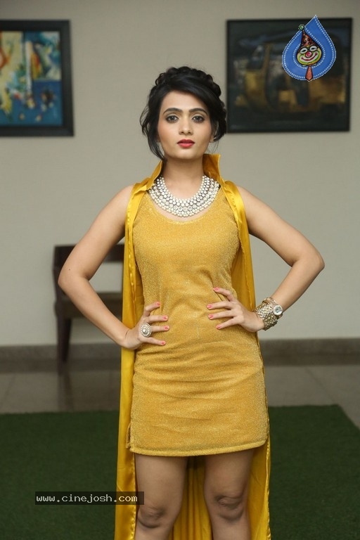 Vishakha New Pics - 19 / 36 photos