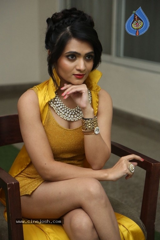 Vishakha New Pics - 21 / 36 photos