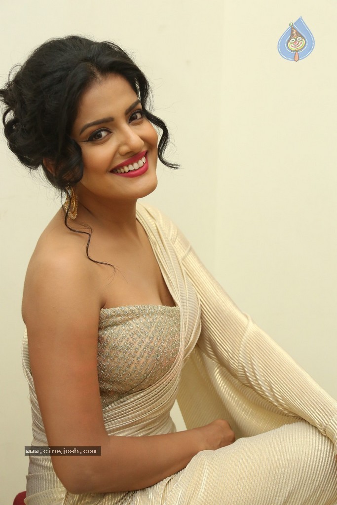 Vishakha Singh Hot Stills - 8 / 152 photos