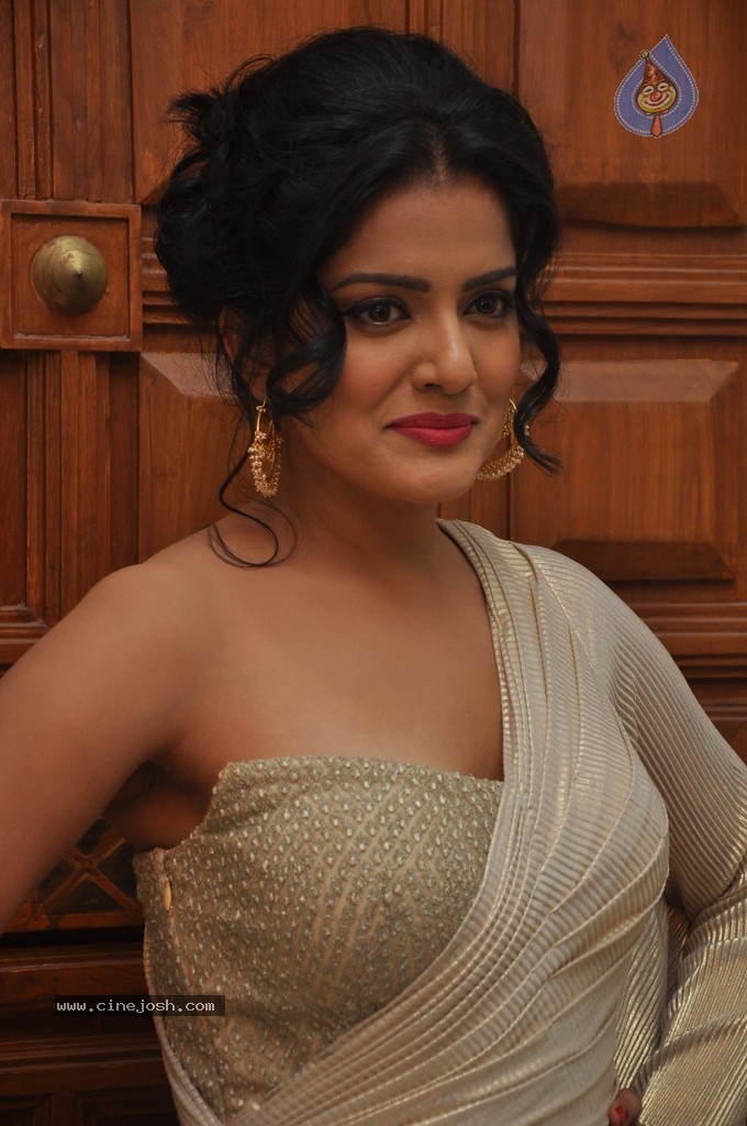 Vishakha Singh Hot Stills - 64 / 152 photos