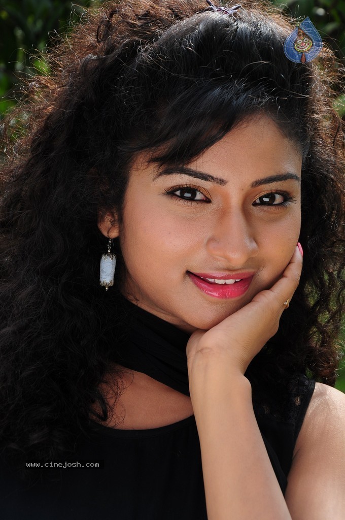 Vishnu Priya Images - 29 / 75 photos