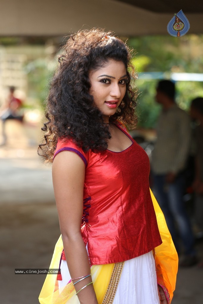 Vishnu Priya Latest Stills - 51 / 142 photos