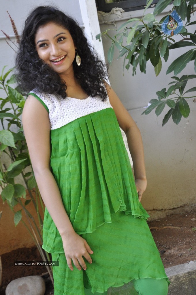 Vishnu Priya New Photos - 16 / 42 photos