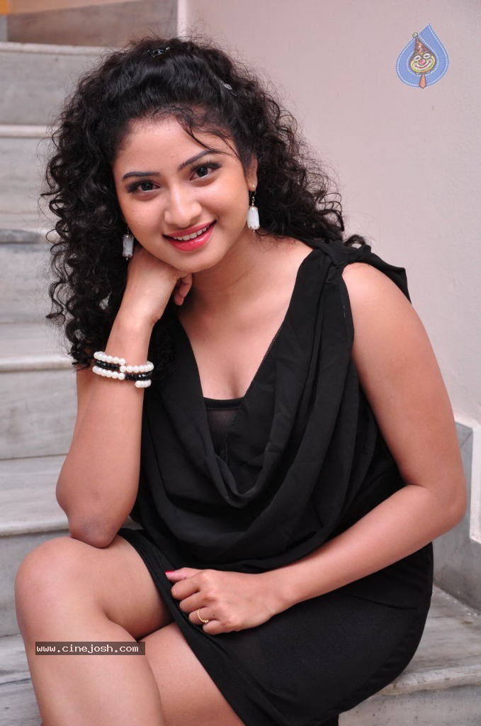 Vishnu Priya New Photos, - 15 / 88 photos