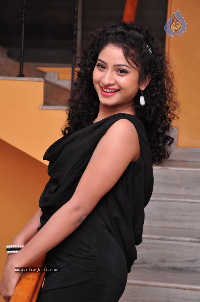 Vishnu Priya New Photos, - 23 / 88 photos