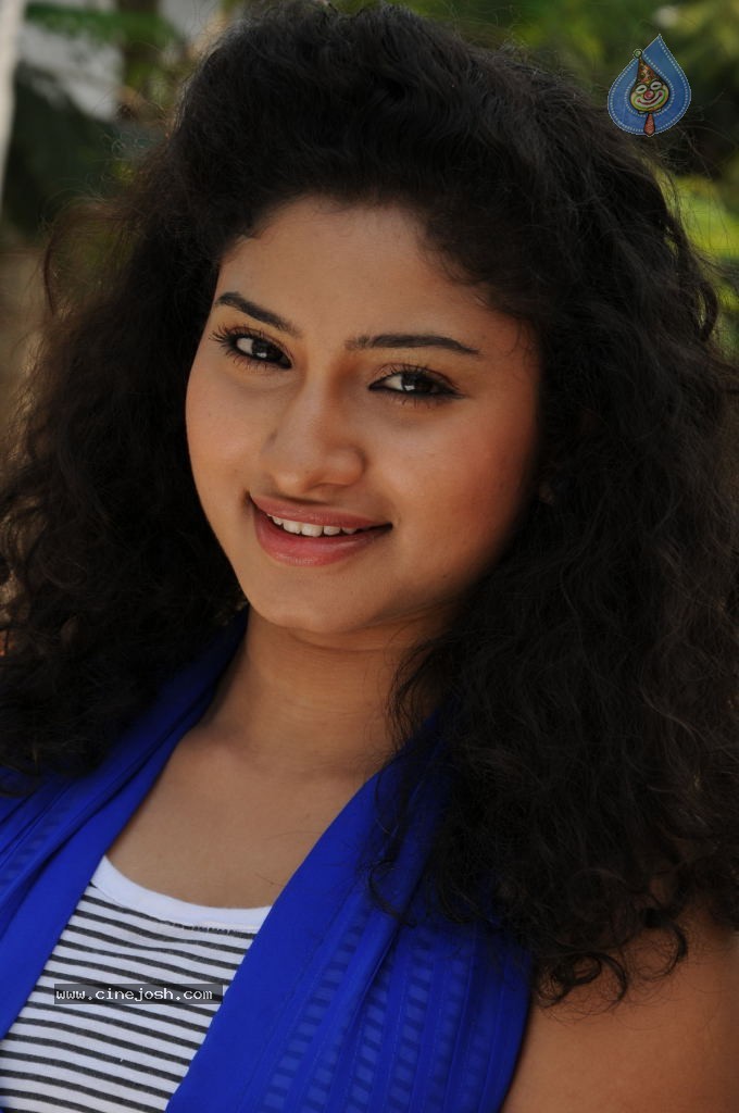 Vishnu Priya Pics - 43 / 48 photos