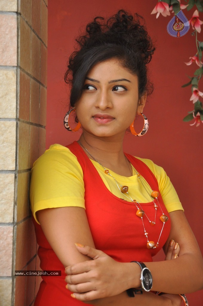 Vishnu Priya Stills - 31 / 66 photos