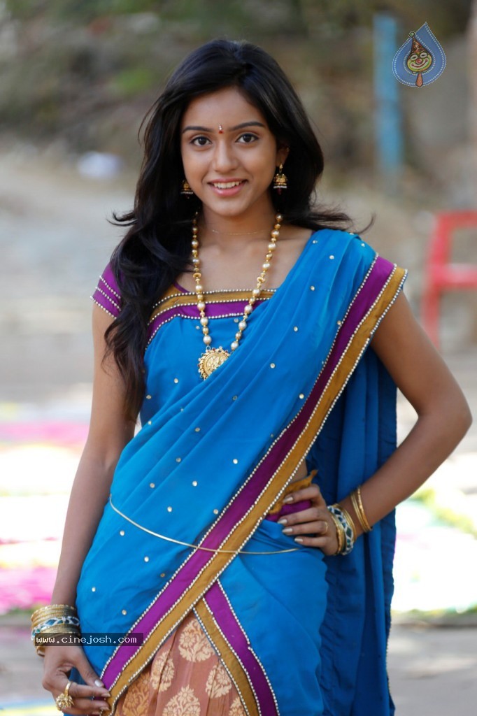 Vithika Latest Stills - 20 / 54 photos