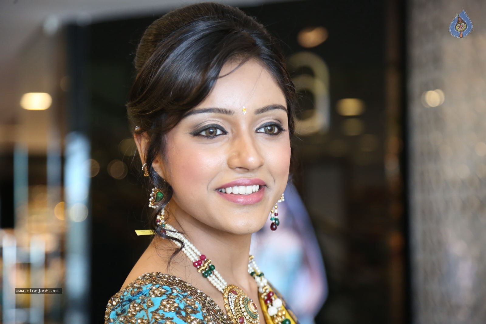 Vithika New Photos - 4 / 80 photos