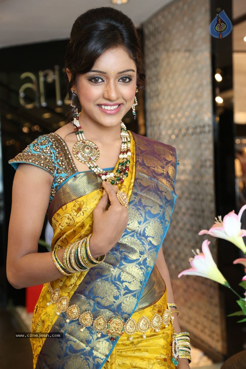 Vithika New Photos - 8 / 80 photos