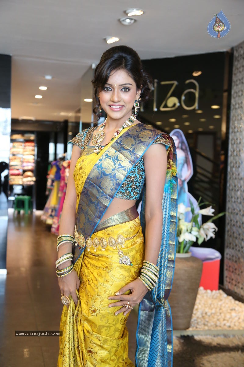 Vithika New Photos - 24 / 80 photos