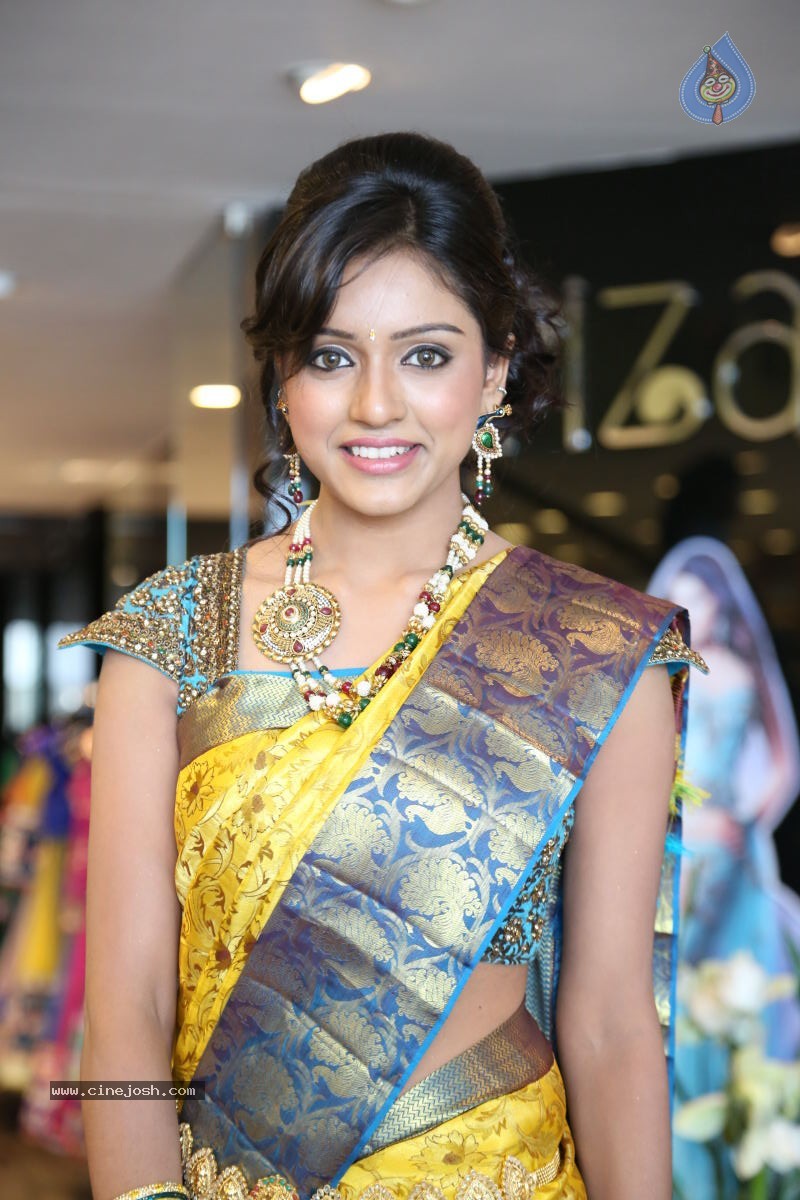 Vithika New Photos - 25 / 80 photos