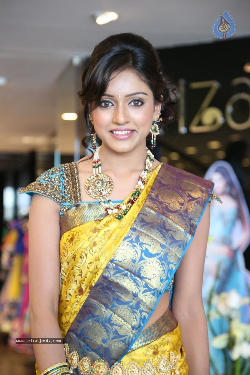 Vithika New Photos - 47 / 80 photos