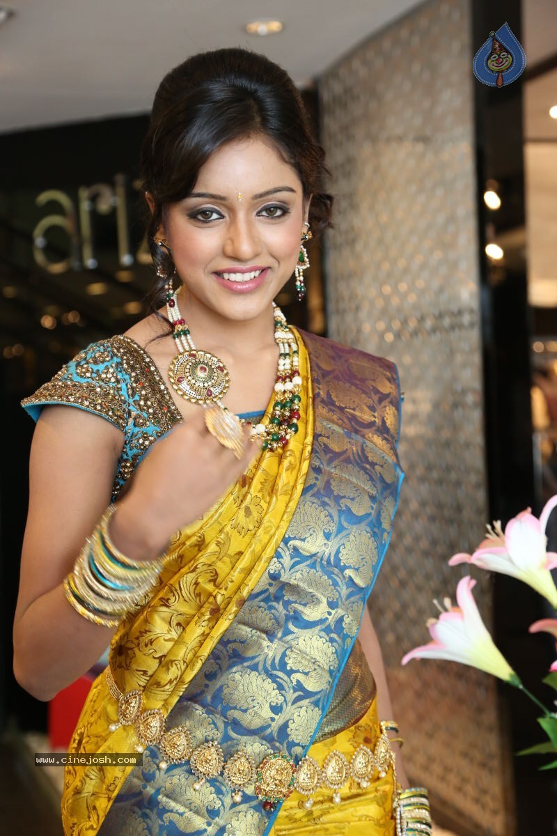 Vithika New Photos - 56 / 80 photos