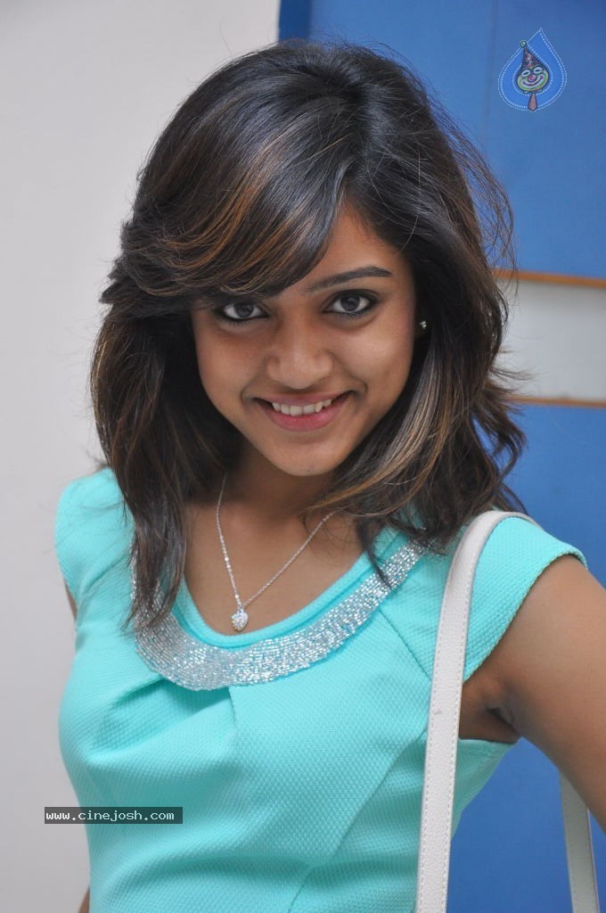 Vithika Sheru Gallery - 7 / 56 photos