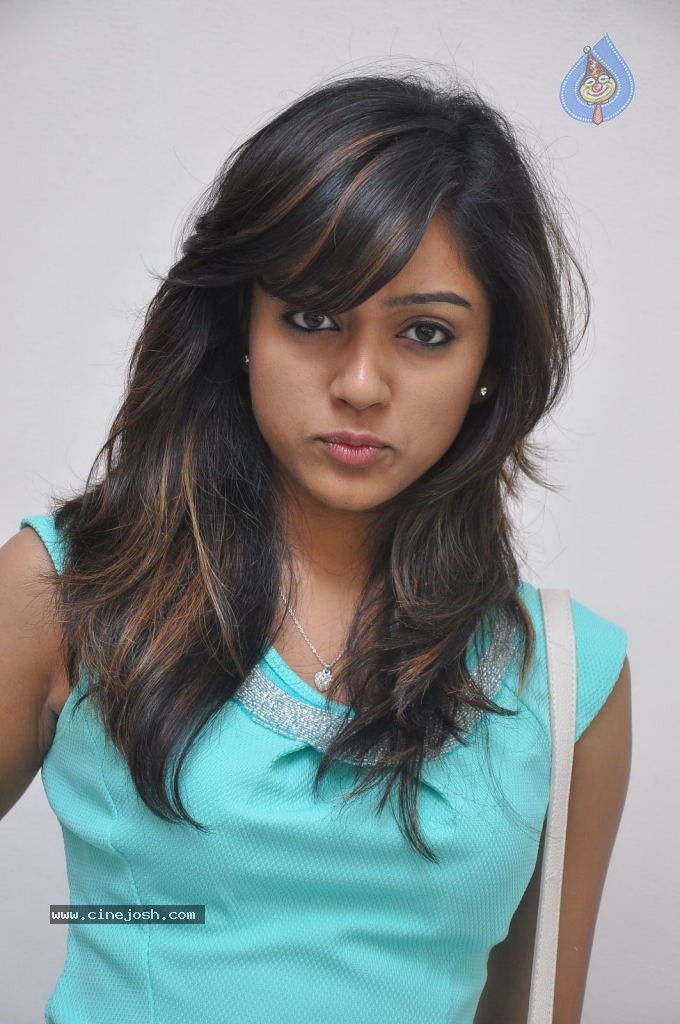 Vithika Sheru Gallery - 26 / 56 photos