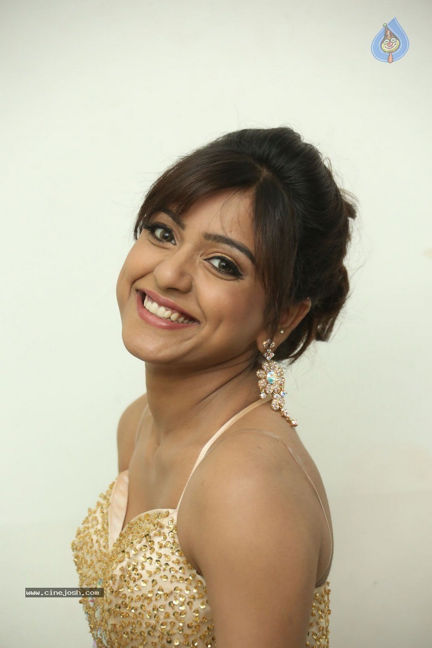 Vithika Sheru Latest Gallery - 51 / 80 photos