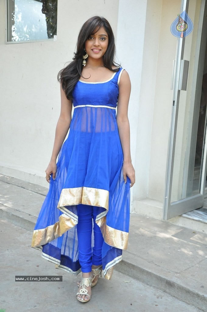 Vithika Sheru Latest Photos - 2 / 78 photos
