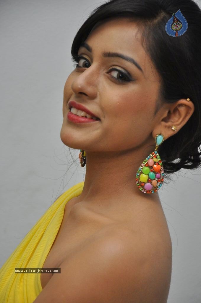 Vithika Sheru New Stills - 69 / 73 photos