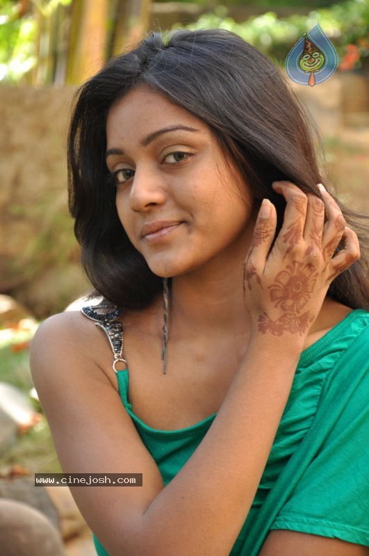 Vithika Stills - 8 / 83 photos