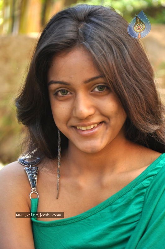 Vithika Stills - 63 / 83 photos