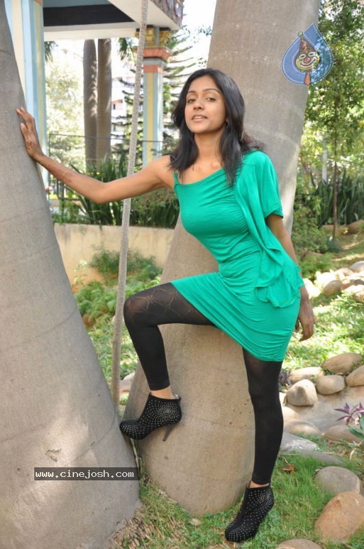 Vithika Stills - 67 / 83 photos