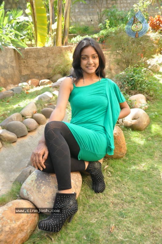 Vithika Stills - 69 / 83 photos