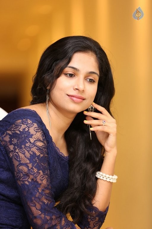 Vrushali Gosavi New Pics - 17 / 48 photos