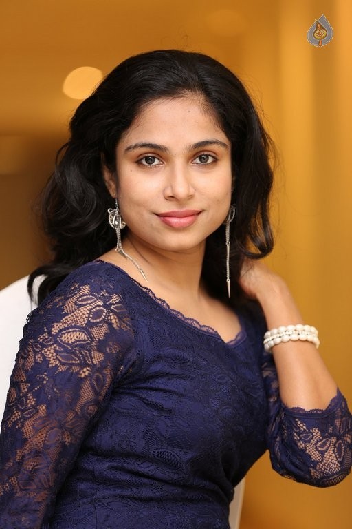 Vrushali Gosavi New Pics - 18 / 48 photos