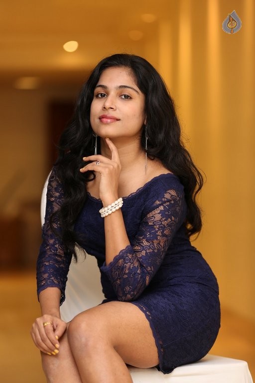 Vrushali Gosavi New Pics - 24 / 48 photos