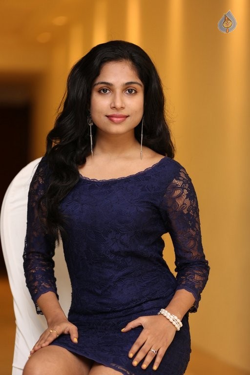 Vrushali Gosavi New Pics - 36 / 48 photos