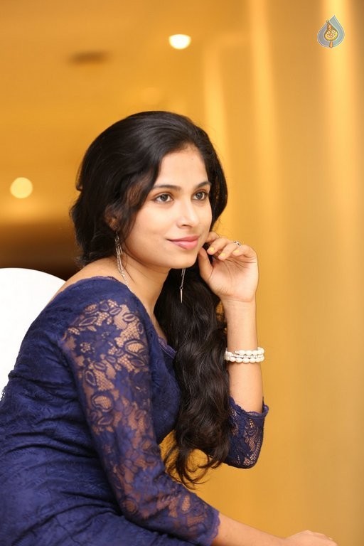 Vrushali Gosavi New Pics - 37 / 48 photos