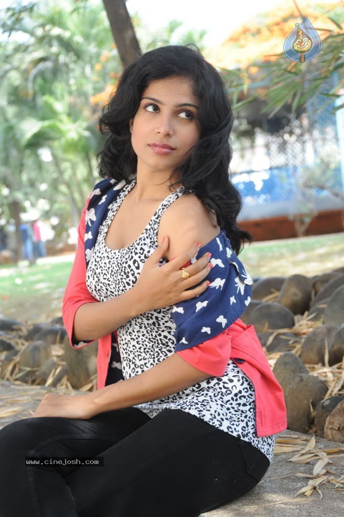 Vrushali Hot Photos - 61 / 67 photos