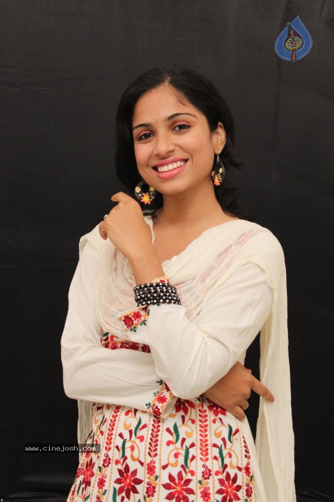 Vrushali Stills - 10 / 74 photos