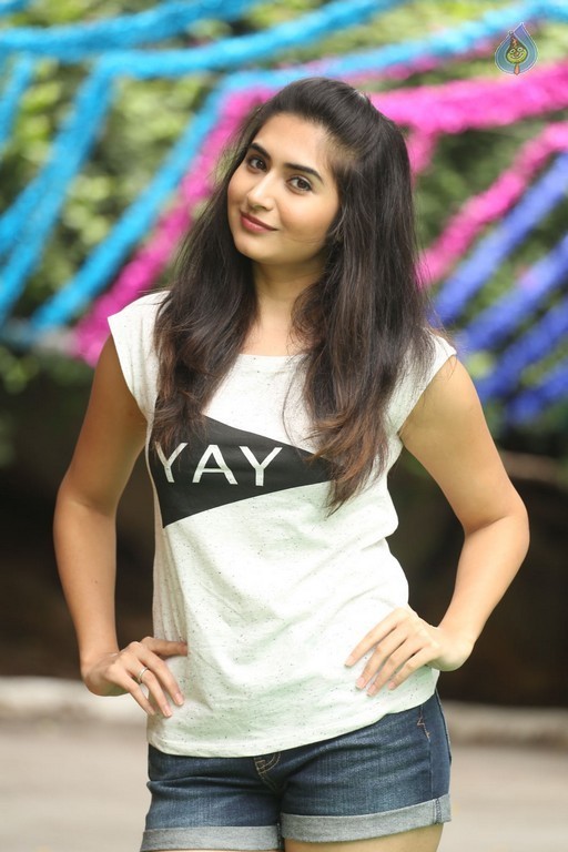 Vyoma Nandi New Gallery - 19 / 57 photos