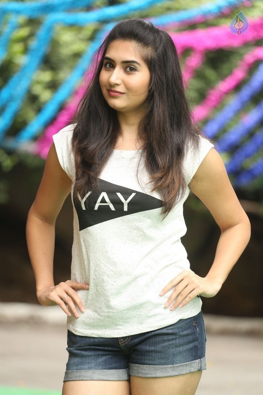 Vyoma Nandi New Gallery - 32 / 57 photos