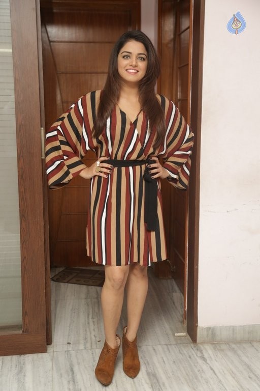 Wamiqa Gabbi Latest Pics - 30 / 60 photos